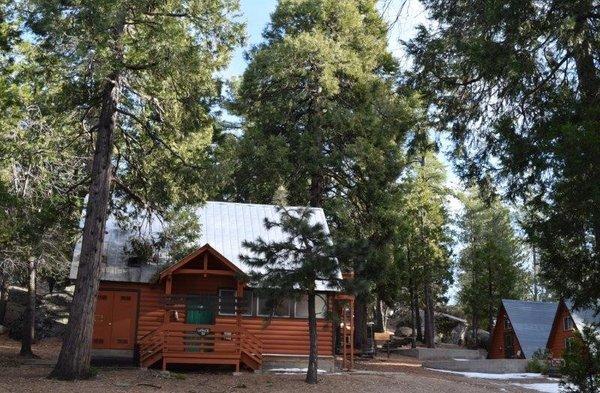 B Bathroom, adjacent to A-Frame Cabin Accommodations