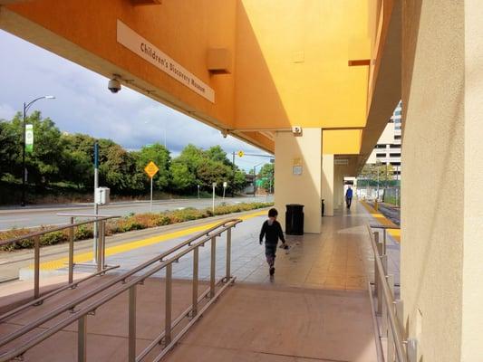 VTA Light Rail - Children's Discovery Museum Station