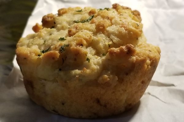 Garlic Cheddar Bread 6.8.20 - close-up