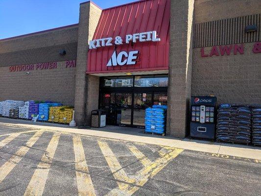 Kitz & Pfeil Ace Hardware