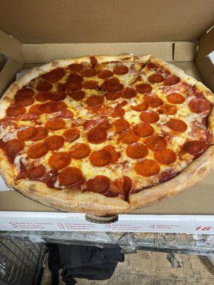 Large pepperoni pizza