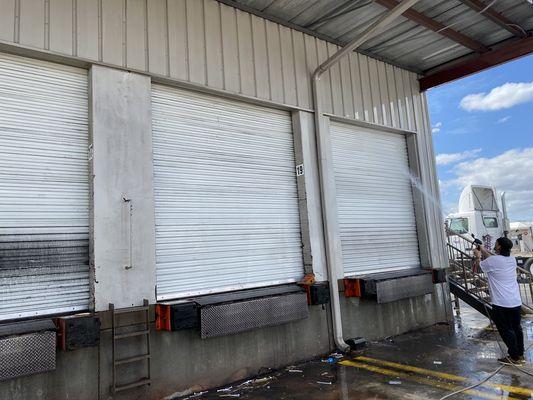 Getting some Grime off some Roll Up Doors at the FedEx Freight Truck Depot