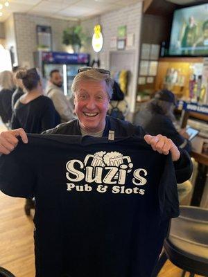 One of regulars won a Suzi's Pub t-shirt. Congratulations Pops