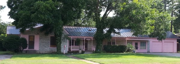 Great house....listed on MLS and sold for.summer 2015  Someone loves pink !