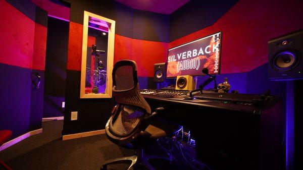 At Silverback Audio, "Vibe" matters. Record in a peaceful and professional creative space.