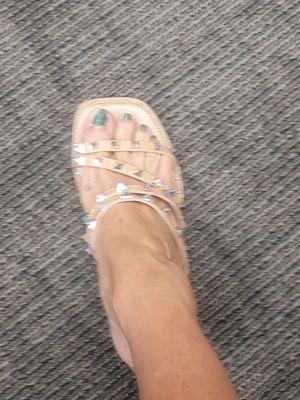 YESSS....THESE ARE THE SANDALS THAT WERE HALF OFF AND I WASNT TOLD