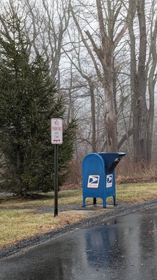 Drive up mailbox