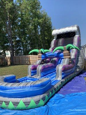 18ft Tsunami Boulder Crush Water Slide $330