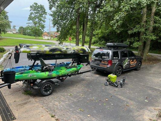 Craig's super fancy rig.  He is super organized launched and on the water in a few min!