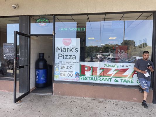 Mark's Pizza