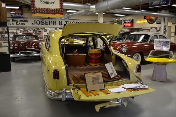 1951 Kaiser Deluxe Traveller