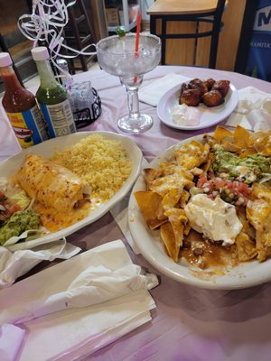 Chicken nachos, California burrito, and platoons con crema!  Yum!