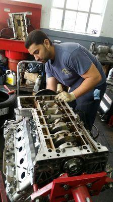 Rebuilding bmw M6 engine V10 5.0L