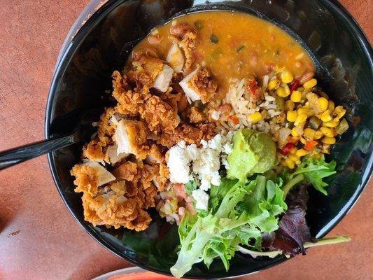 Campero Bowl with fried chicken