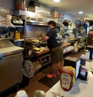 Judy's diner, Judy on the flat top