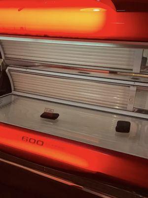 UV Tanning Bed