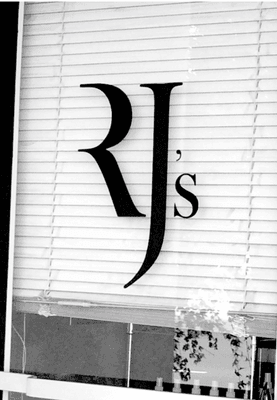 R J's Hair Studio