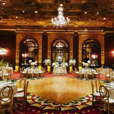 Our wireless amber uprights for this wedding at the Biltmore Hotel