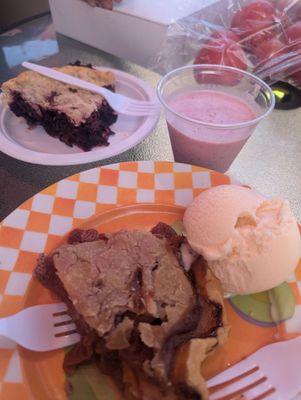 Peach strawberry pie; blackberry blueberry pie; strawberry banana smoothie