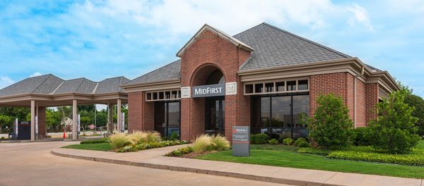 Exterior of MidFirst Bank located at 810 SW 44th St in Oklahoma City, OK.