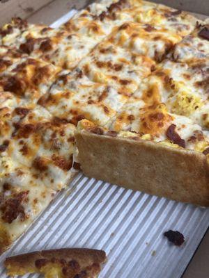 Breakfast pizza