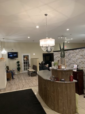 Roots Salon