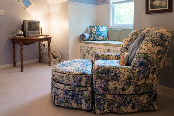 Blue Ridge Suite private sitting room