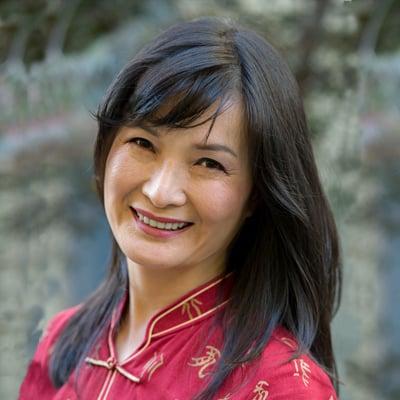 Li-Ren Wen (Lauren) is a Doctor of Acupuncture & Oriental Medicine(DAOM).