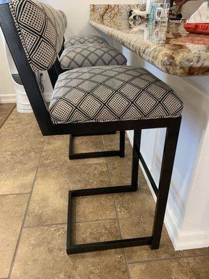 3 bar stools