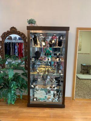 Jewelry curio