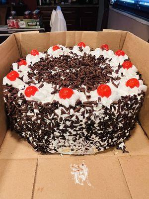 Black forest deluxe cake