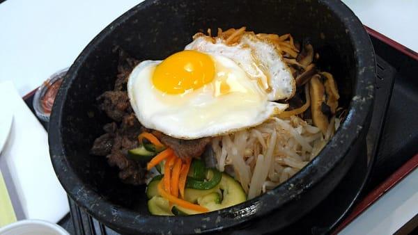 dol sot bi bim bap (hot stone pot w/ rice,  beef, & veggies)