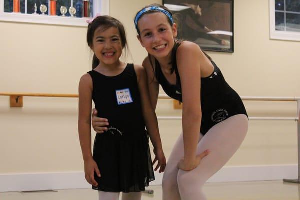 Class Assistant & Company Member Taylor helps out Caitlin!