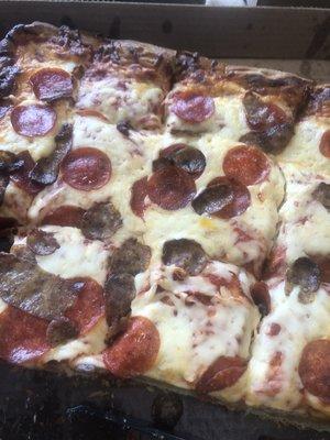 Sicilian pepperoni and sausage - perfect crust (and everything else)