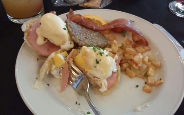 Eggs benedict