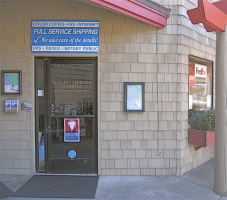 Entrance (between Sandpiper Restaurant and Surf Shack).