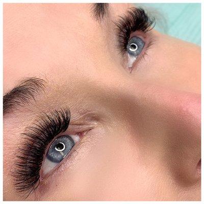 Volume lashes