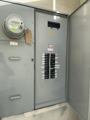 400 amps trace, identify and label each breaker