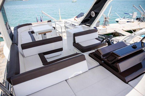 55' Galeon upper deck