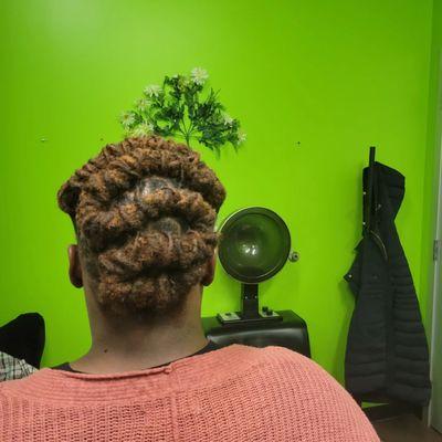 Swirl loc style