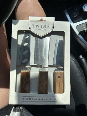 Cheese knives