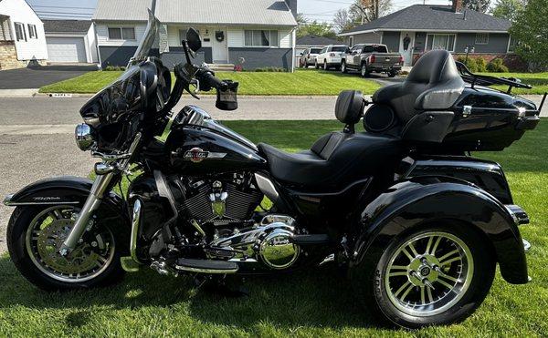 Side view of 2022 Harley davidson that I detailed