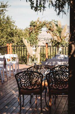 larger deck for ceremony