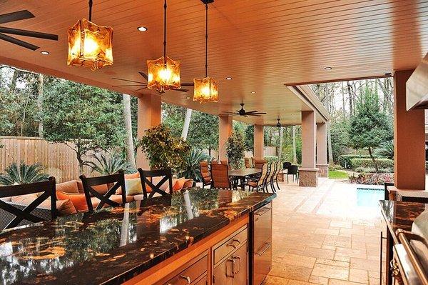 Outdoor Kitchen