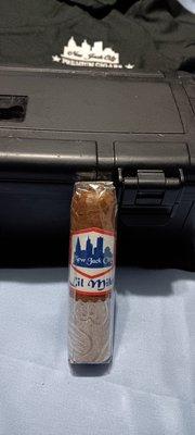 Lil Mike (Robusto) is a medium spicy  cigar with hints of pepper.