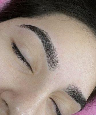 Brow shaping (wax)