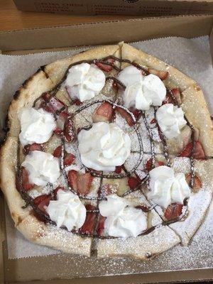 Strawberry and Hazelnut Pizza, great for dessert!