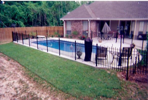 custom fencing