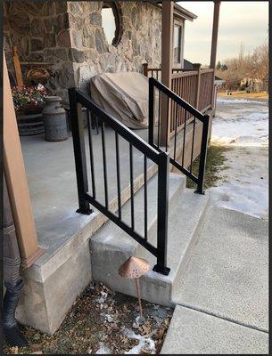 Winter Rust-Proof Sturdy Black Picket Front Porch Railing