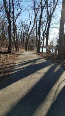 Nice wide, paved trail!